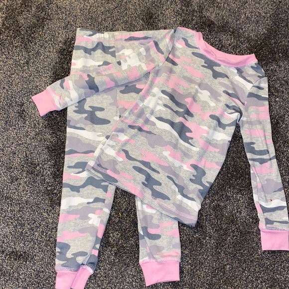 Other - Girls camo pjs